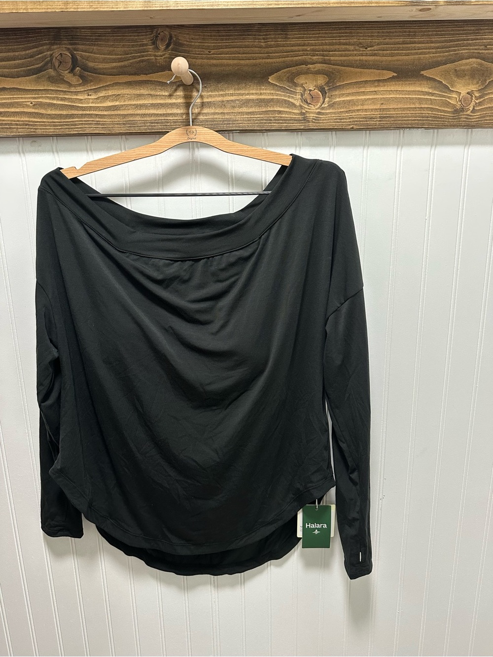 HALARA Black Off-Shoulder Long Sleeve Yoga Top Built in Bra sz M - Picture 3 of 10